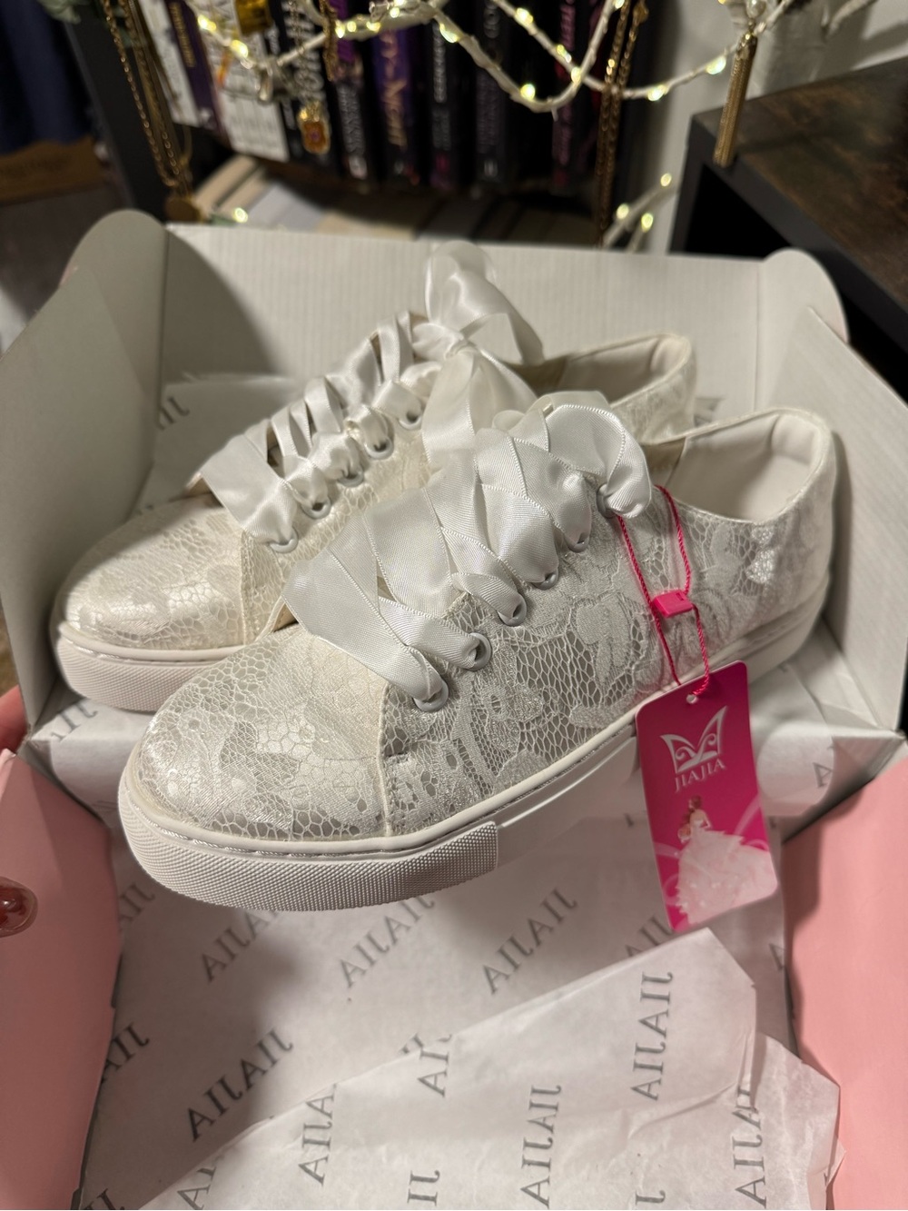 JIAJIA Bridal Sneakers - Wedding Shoes - 7.5 - NWT - Picture 2 of 15